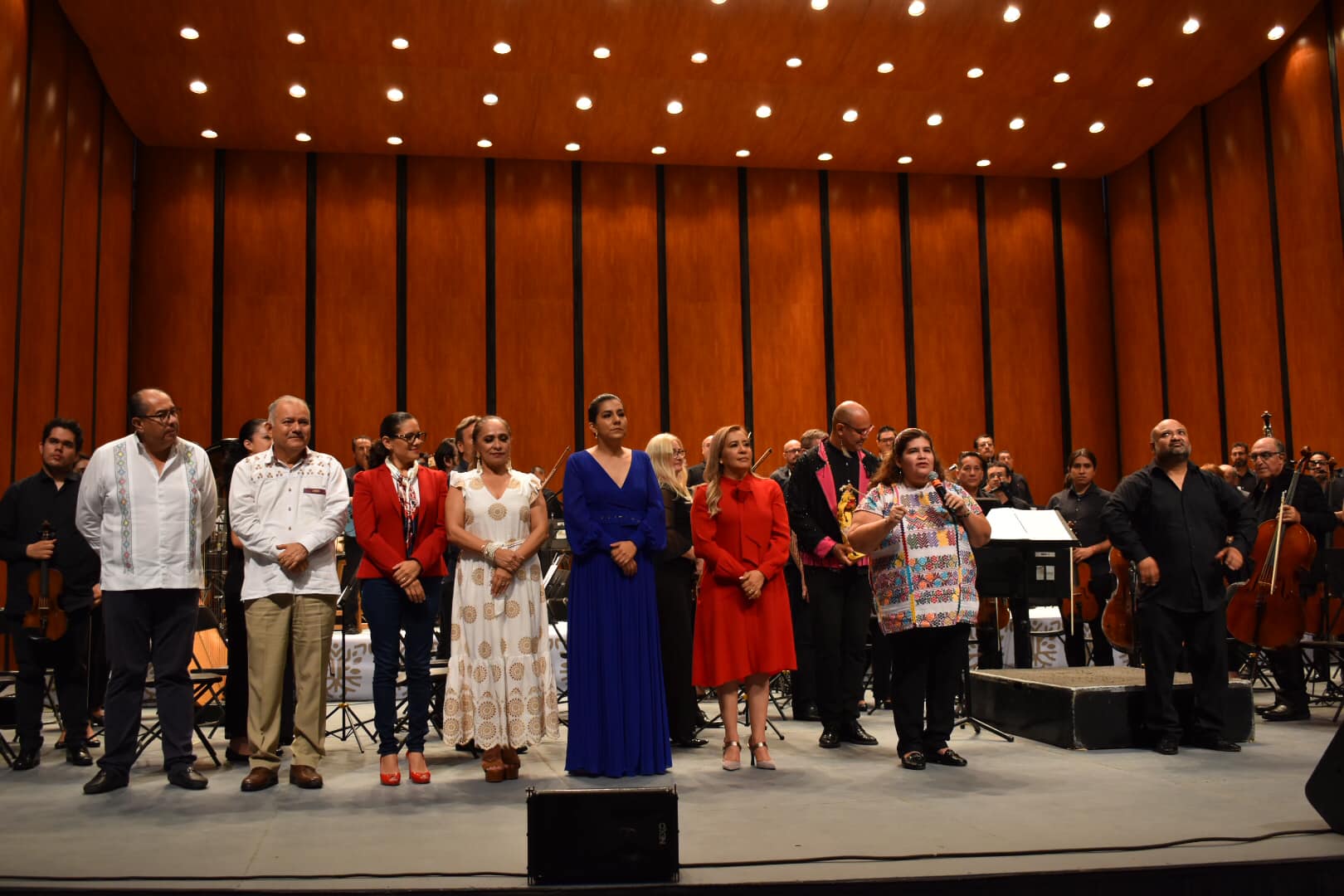 Emotivo Concierto Juan Gabriel Sinfónico Llena de Alegría el Auditorio Estatal en Chilpancingo