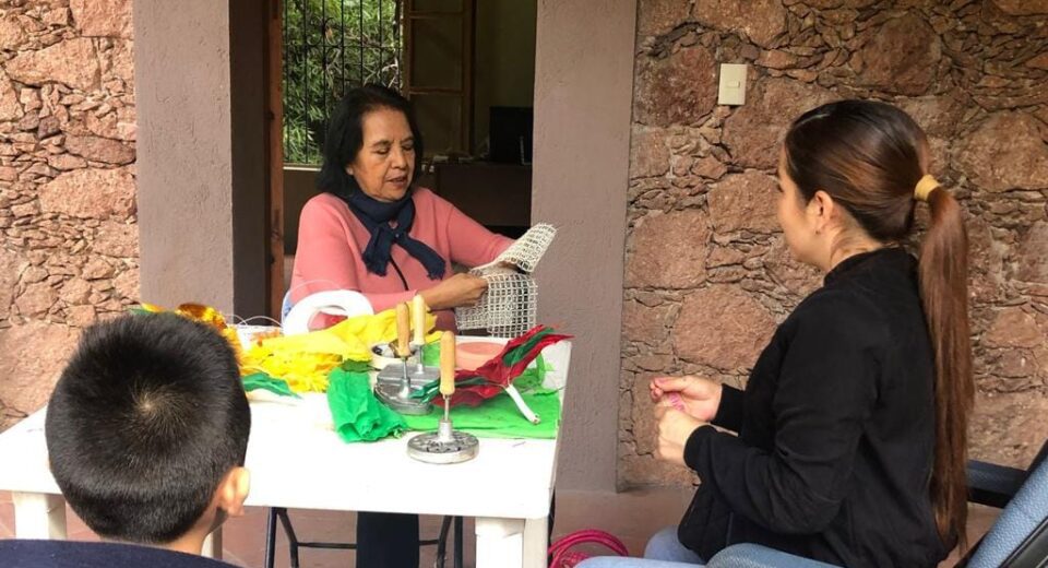 Éxito en el Taller de Floristería en Tela en Taxco