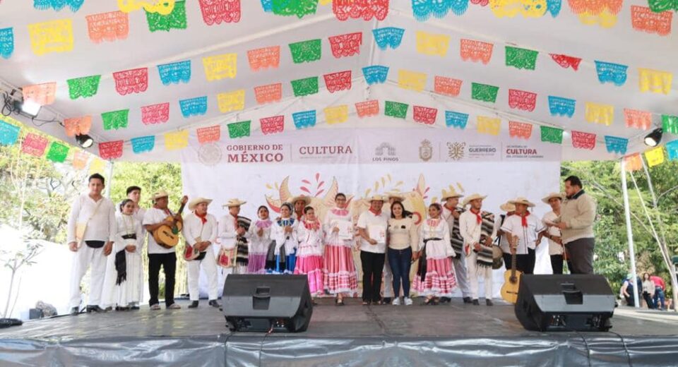 Celebrando la Identidad Guerrerense en Los Pinos