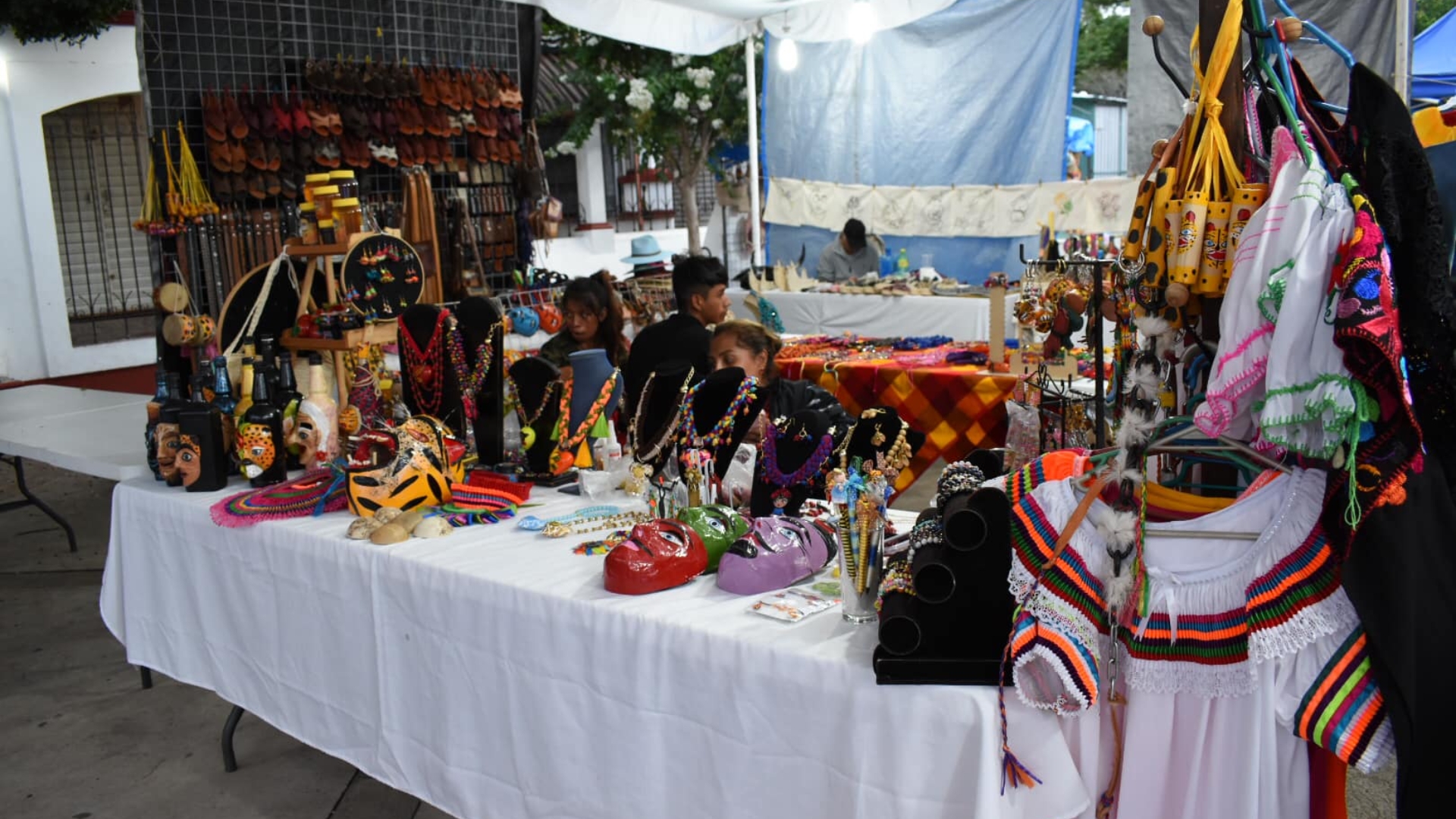 Descubre la Riqueza Artesanal en la Semana Académica y Cultural Vicente Guerrero 2024