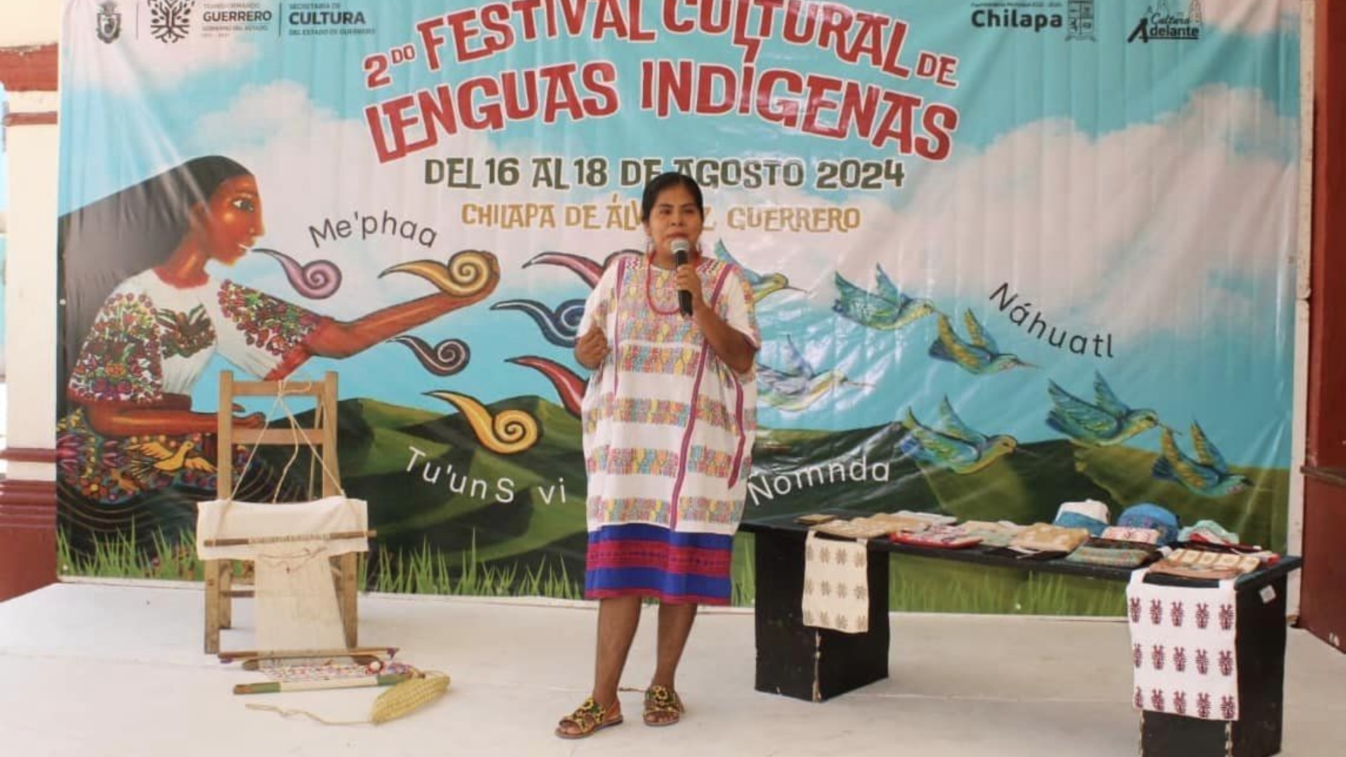 El Telar de Cintura de Xochistlahuaca Brilla en el 2º Festival Cultural de Lenguas Indígenas