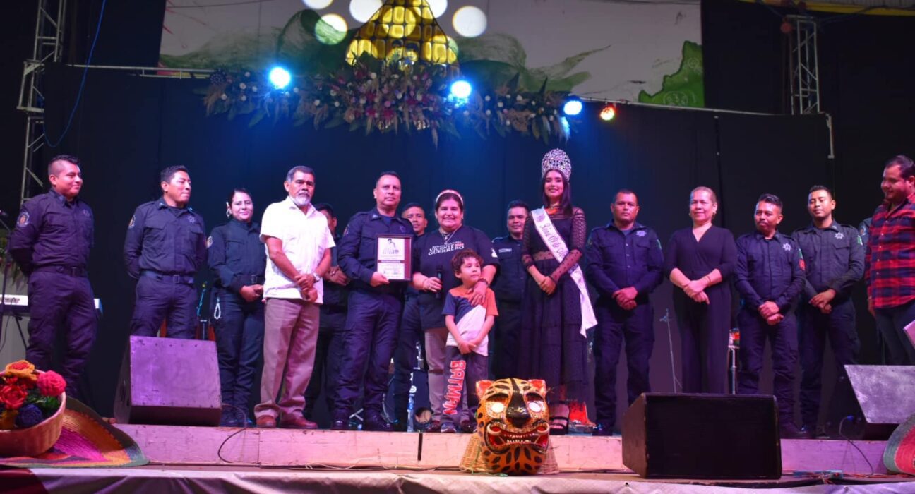 Grupo Musical “Sangre Azul” Encendió el Escenario en la Semana Académica y Cultural Vicente Guerrero 2024