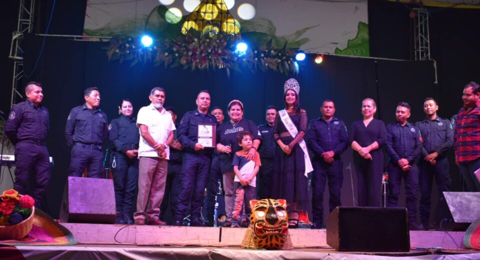 Grupo Musical “Sangre Azul” Encendió el Escenario en la Semana Académica y Cultural Vicente Guerrero 2024