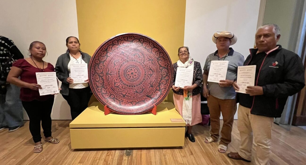 Premia FONART a guerrerenses en el “XI Edición Concurso Nacional Grandes Maestras y Maestros del Patrimonio Artesanal de México 2024”