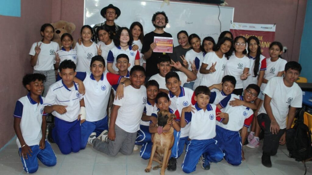 Taller de Dibujo y Malabares en el 3er. Festival Afromexicano Nuestra Raíz