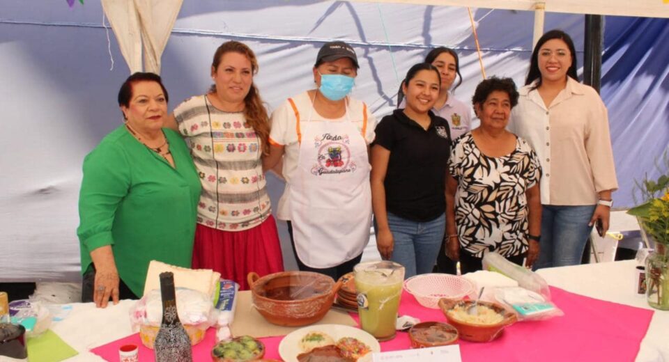 Sabores y palabras que enriquecen la 6ta. Jornada Almazanista en Olinalá, Guerrero