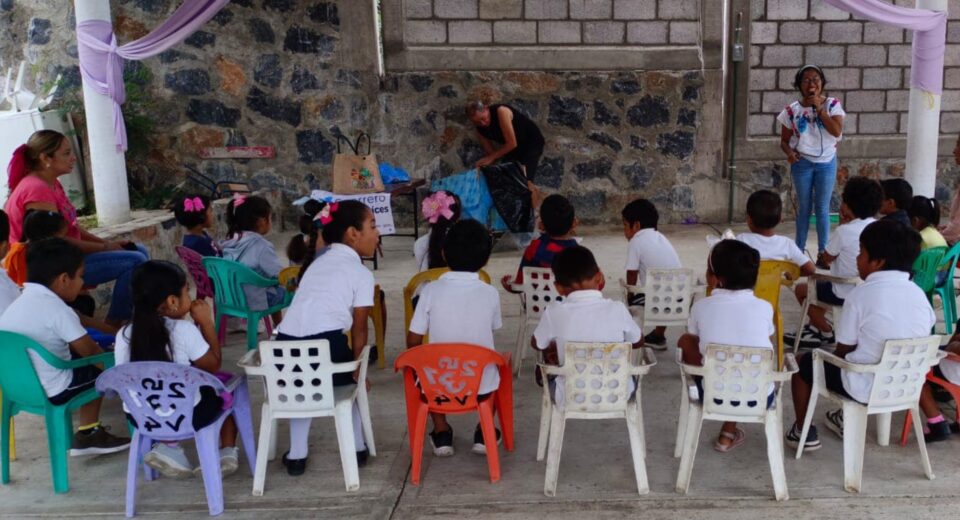Proyecto Regional Sureste Rescatando Lenguas Originarias a Través de las Artes en Zihuatanejo